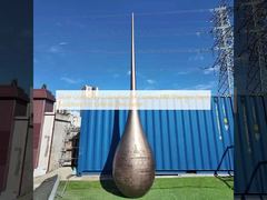 Серебряный порошок серого цвета золота покрыл скульптуру нержавеющей стали 316Л для внешнего оформления