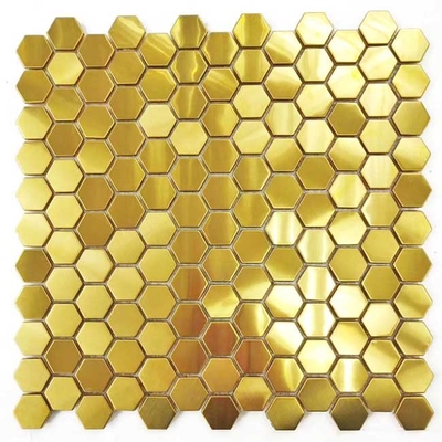 Отполированная волосяным покровом плитка Backsplash шестиугольника нержавеющей стали золота для DIN ISO кухни
