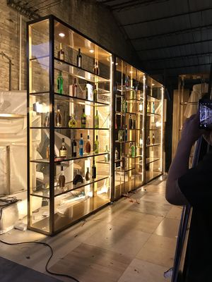 Хорошая цена Барный стол, винный шкаф, высокий шкаф для ног онлайн