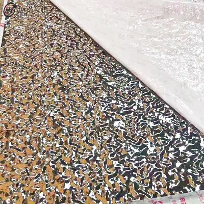 Хорошая цена КТВ Потолок 304 Большой Сливер Водяной Волнный Эмобированное Зеркало 8K Декоративный Нержавеющий Сталь Лист онлайн