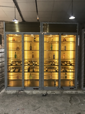 Дизайн охлаждая шкаф вина дисплея стекла вискиа винного погреба tainless стальной стены стеллажей для выставки товаров роскошной большой
