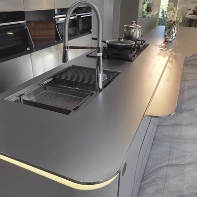 Хорошая цена Настройка 316L волосовой линии расчесываемой рельефной гравированной поверхности из нержавеющей стали Оконченный 304 Круглый край Кухонный стол онлайн