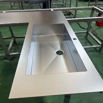 Хорошая цена Фабрика 304 волосовой чешуйки расчесываемые рельефные бусины нержавеющей стали для кухонного стола онлайн