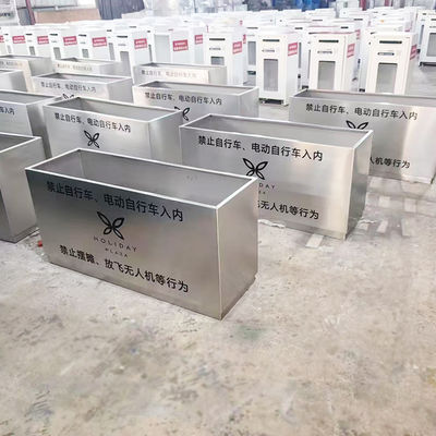 Зелёные наружные 316L алюминиевые плантаторы из нержавеющей стали для городского уличного проекта