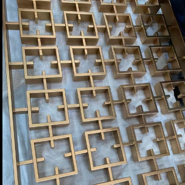 Хорошая цена Полой дизайн Нержавеющая сталь Перегородка гостиной Фон стен Гостиничный проект декорации онлайн