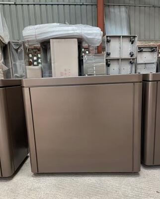 Хорошая цена Индивидуальный современный прямоугольный цветочный ящик из нержавеющей стали 304 для украшения сада онлайн