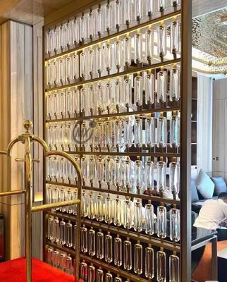 Хорошая цена Минималистский ПВД Титановое зеркало 8k Польская 304 Нержавеющая сталь Screen Partition Room Divider для офиса и дома онлайн